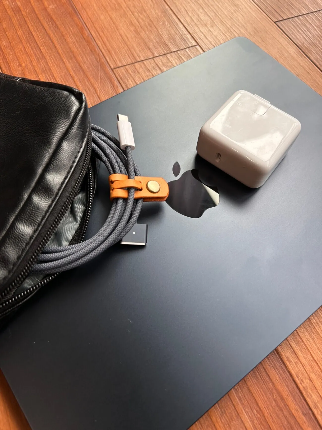 3つセット【長めコード対応】なくさない本革コードクリップ｜少し長めもすっきり
8色