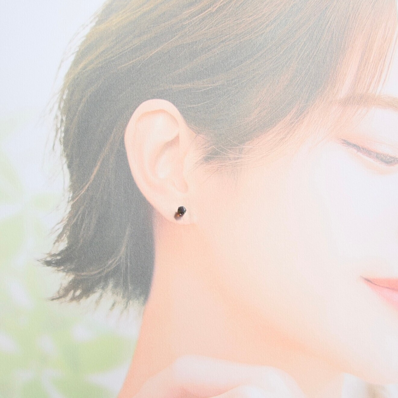 ハンドメイド　２色のオパール　エチオピアオパール　ブラックオパール　４㎜ピアスセット