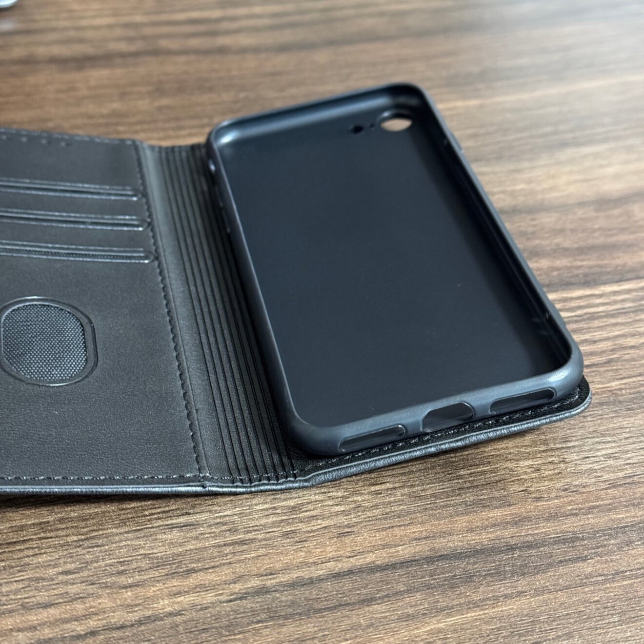 iPhone SE ケース 手帳型 ケース マグネット付 1501BKSE