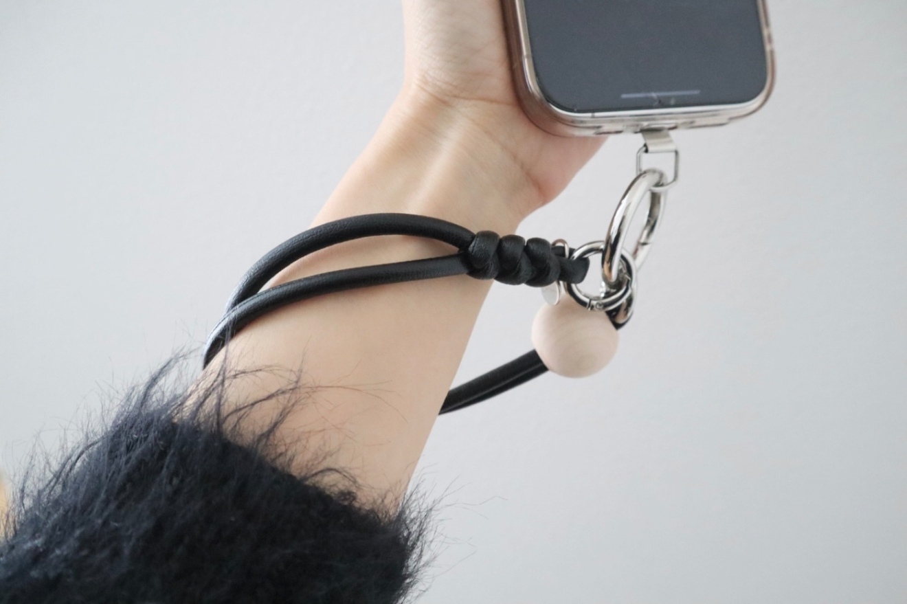 【ブラック】スマホハンドストラップ