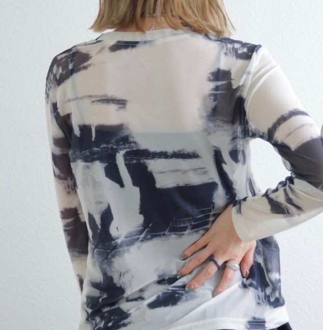 スモーク模様メッシュT インナー
伸縮　モノトーン　伸縮　モード　おしゃれ　かっこいい