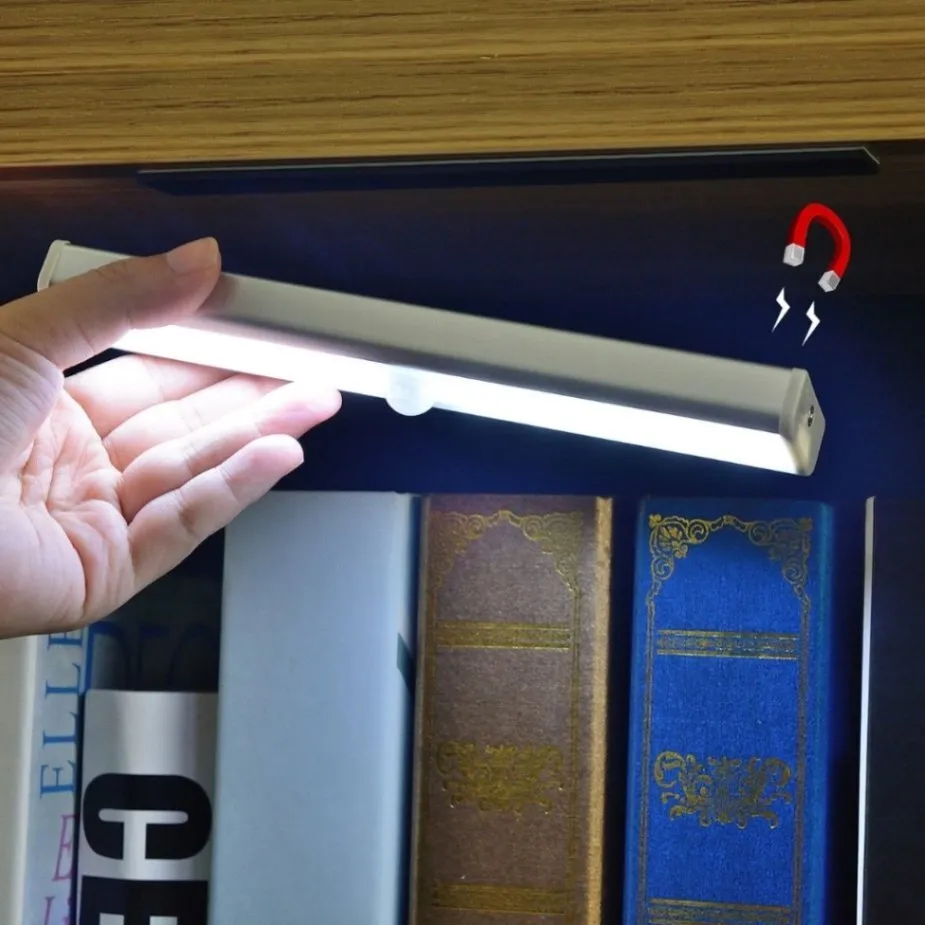 センサーライト ２個セット 人感センサー LED 電池式 自動 磁石 マグネット 足元ライト フット