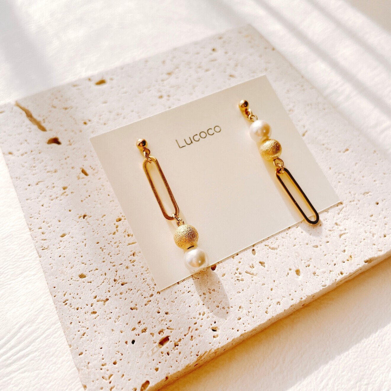 🤍パール × ゴールドロングピアス／イヤリング｜揺れる大人の華奢デザイン