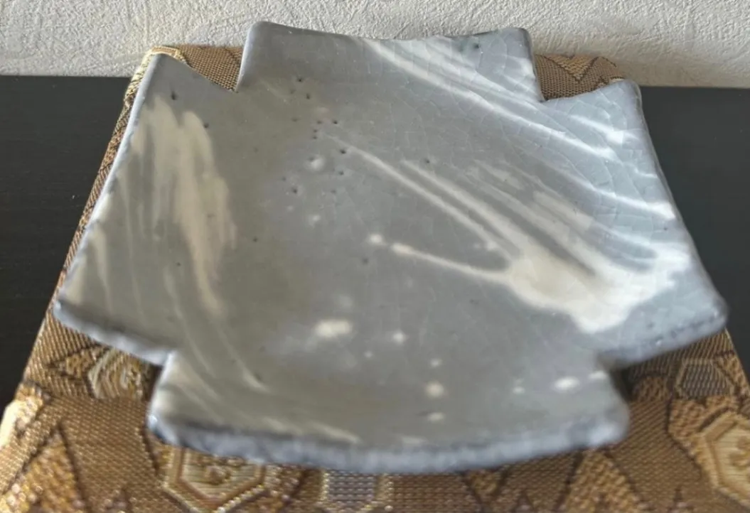 角皿(かいらぎ.刷毛)小皿 皿 器 和食器 陶器 受賞作家 手作り 一点物 ⑰