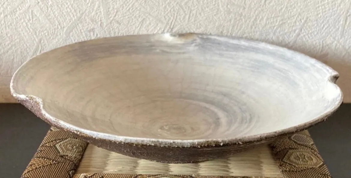 輪花皿(貫入) 丸皿 皿 器 和食器 陶器 受賞作家 手作り 一点物 ㉖