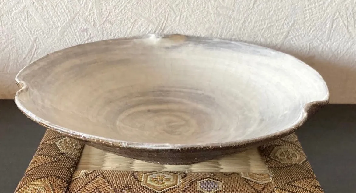 輪花皿(貫入) 丸皿 皿 器 和食器 陶器 受賞作家 手作り 一点物 ㉖