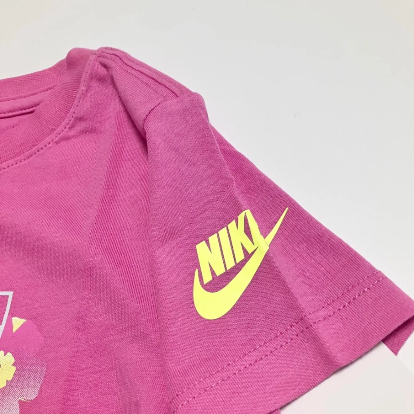 新品 NIKE ナイキ 半袖 Tシャツ シャツ  春 夏 ピンク 女の子 キッズ 子供服 105cm