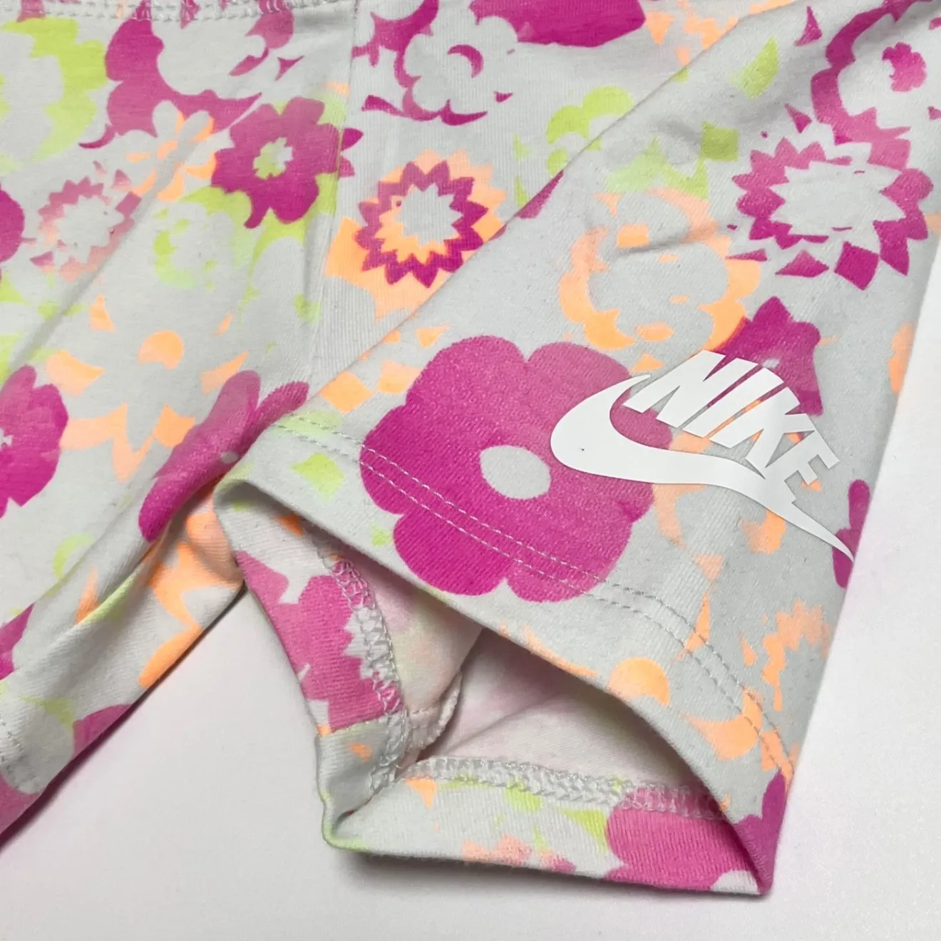 新品 NIKE ナイキ ハーフパンツ 半ズボン キッズ 子供服 女の子 春 夏 花柄 ピンク 100