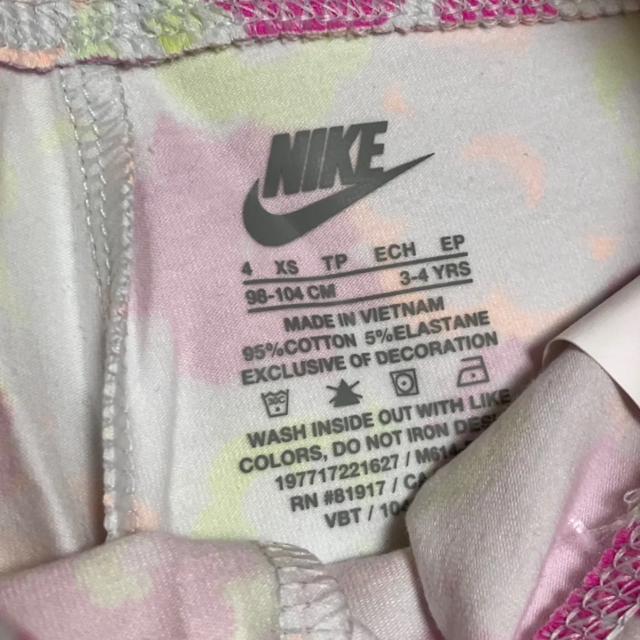 新品 NIKE ナイキ ハーフパンツ 半ズボン キッズ 子供服 女の子 春 夏 花柄 ピンク 100