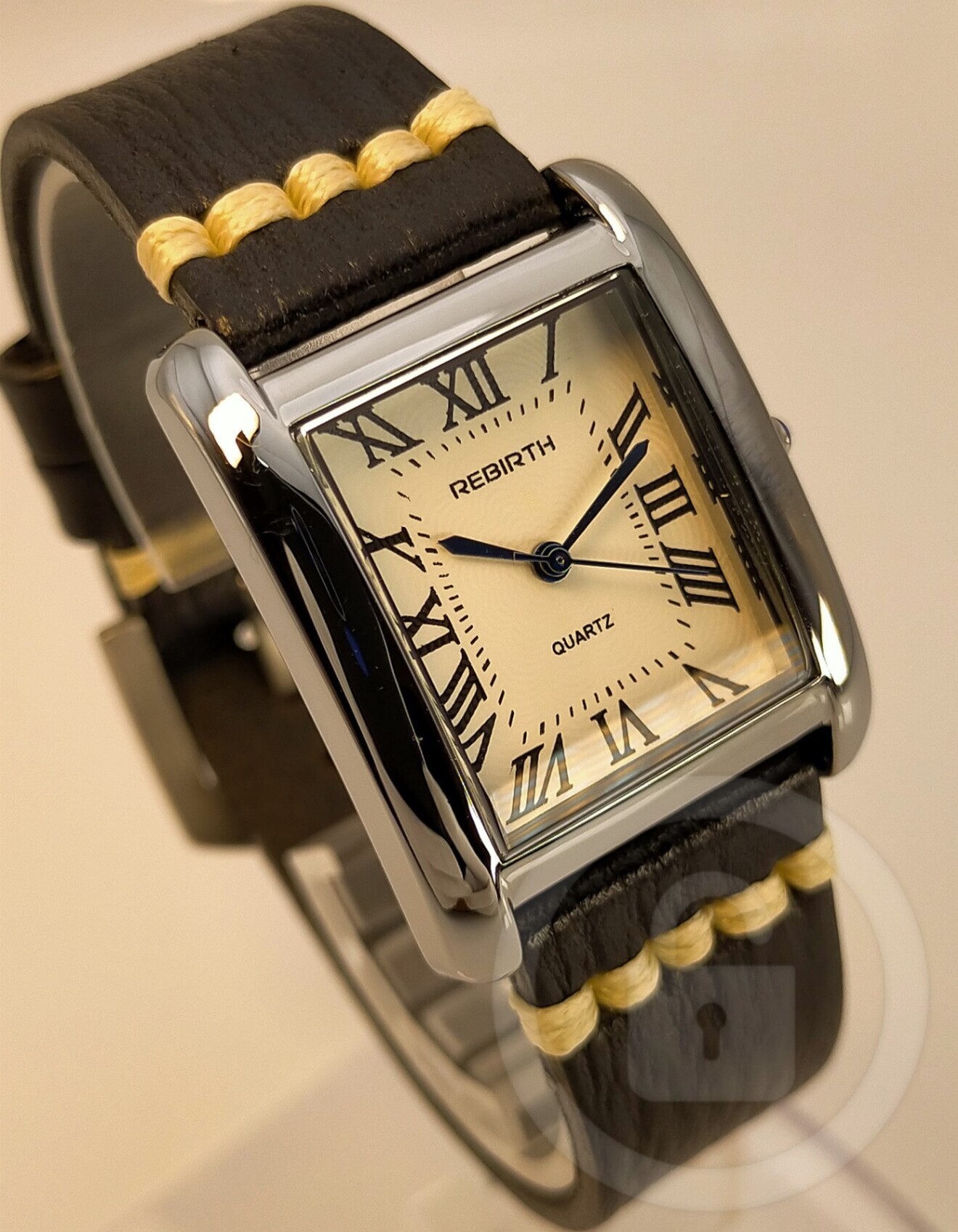 これぞドレス系レクタングル【ユニセックス寸/新品】パールホワイト文字盤/編込黒革