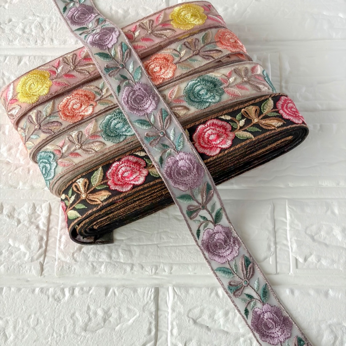 341 インド刺繍リボン　パープル　バラ