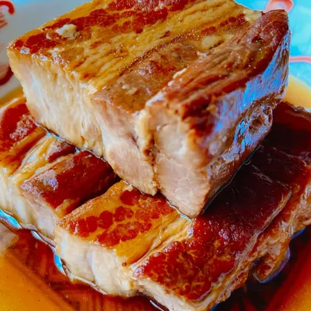 【国産もち豚使用】自家製 豚の角煮 
約350g（冷凍）
お店の味をご家庭で！【注文翌日発送】