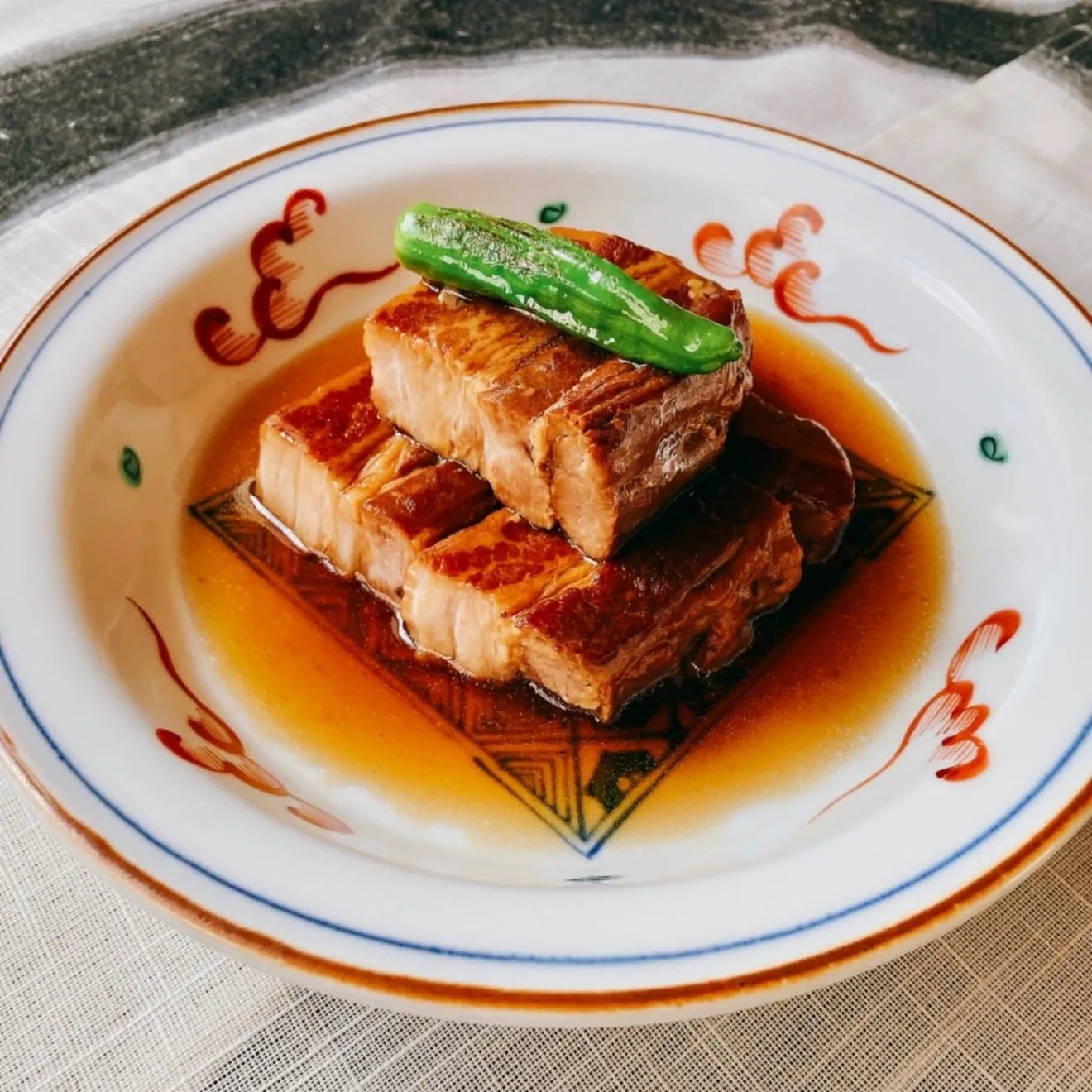 【国産もち豚使用】自家製 豚の角煮 
約350g（冷凍）
お店の味をご家庭で！【注文翌日発送】