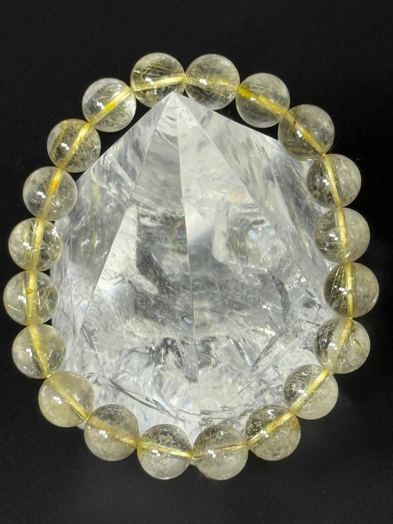 〜美しい透明感が魅力！
天然ゴールドルチルクォーツ 10㎜珠〜