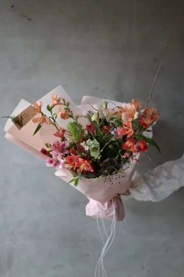 🌻母の日に、感謝を込めて花束を🌷
サイズ：ママ大大大好きΦ約550mm h550mm（画像１枚目右）