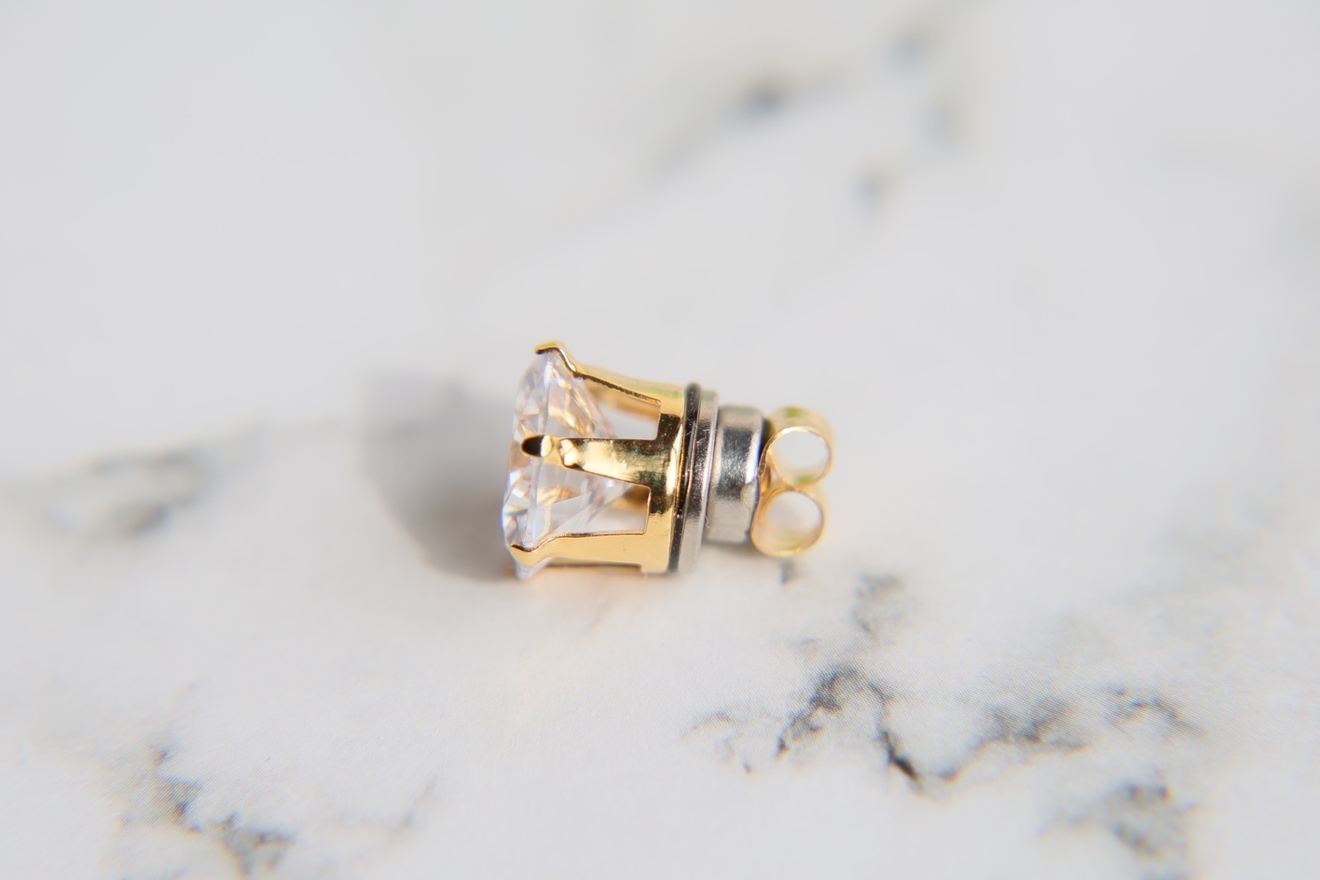 10mm大粒キュービックジルコニアのマグネットピアス　ハンドメイドアクセサリー