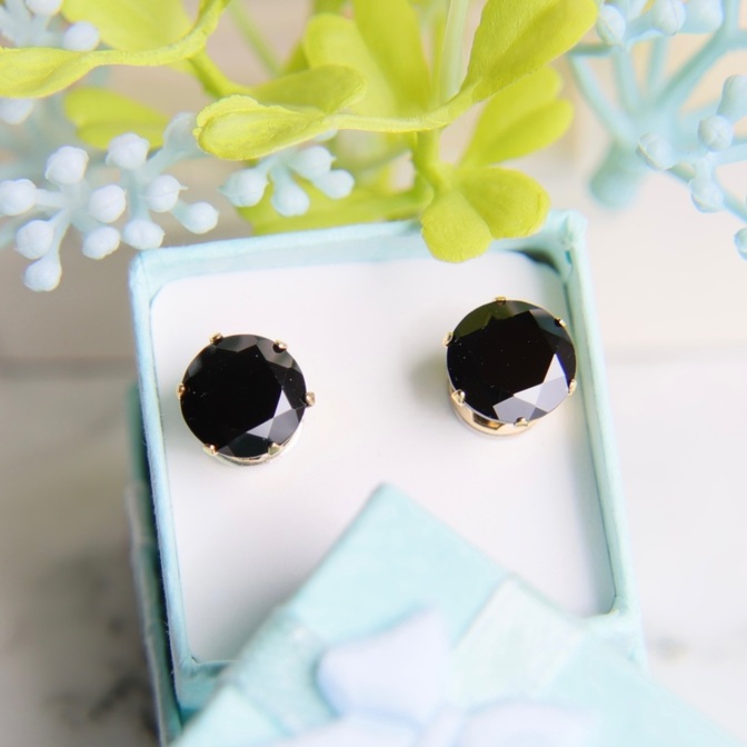 大粒！10mmブラックスピネルのマグネットピアス