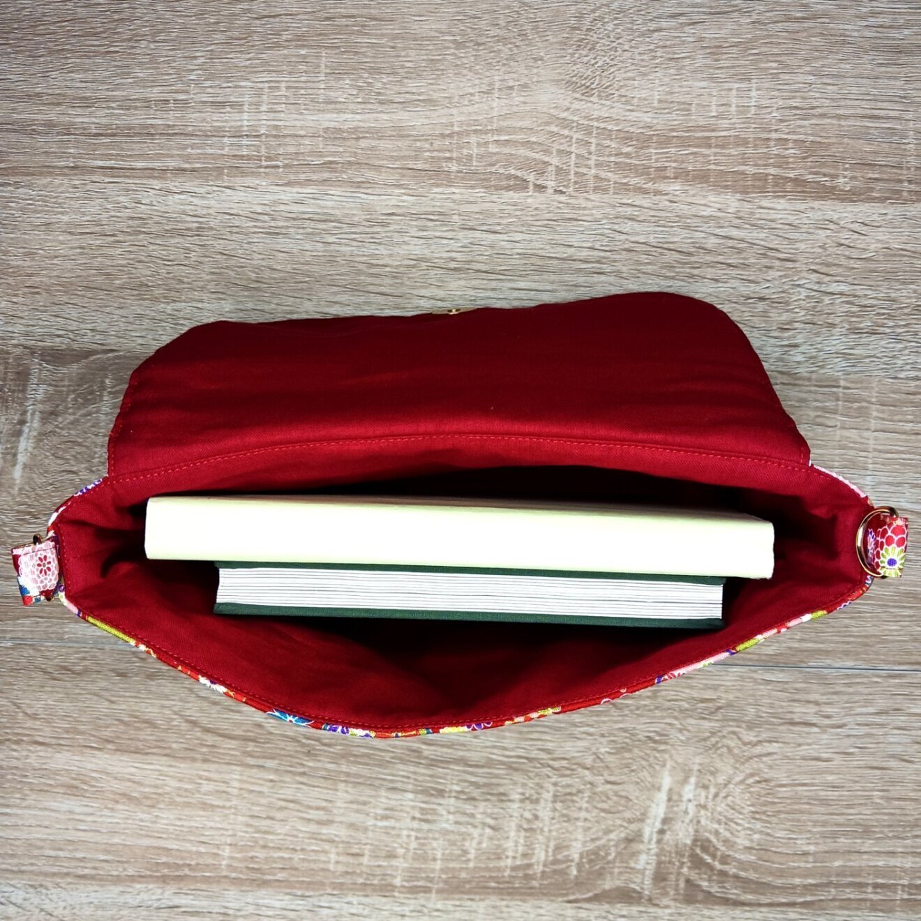 和柄ショルダーバッグ＆ミニファスナーポーチ セット｜神社仏閣めぐりに｜和柄「華小菊・赤」