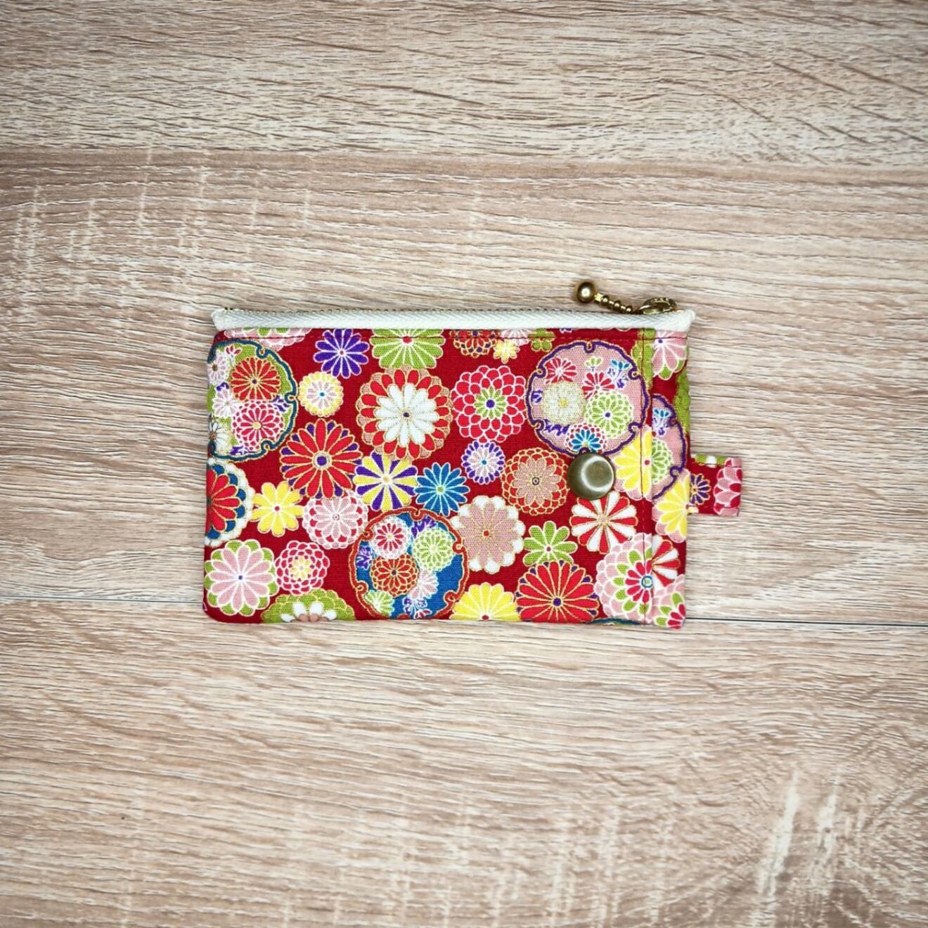 和柄ショルダーバッグ＆ミニファスナーポーチ セット｜神社仏閣めぐりに｜和柄「華小菊・赤」