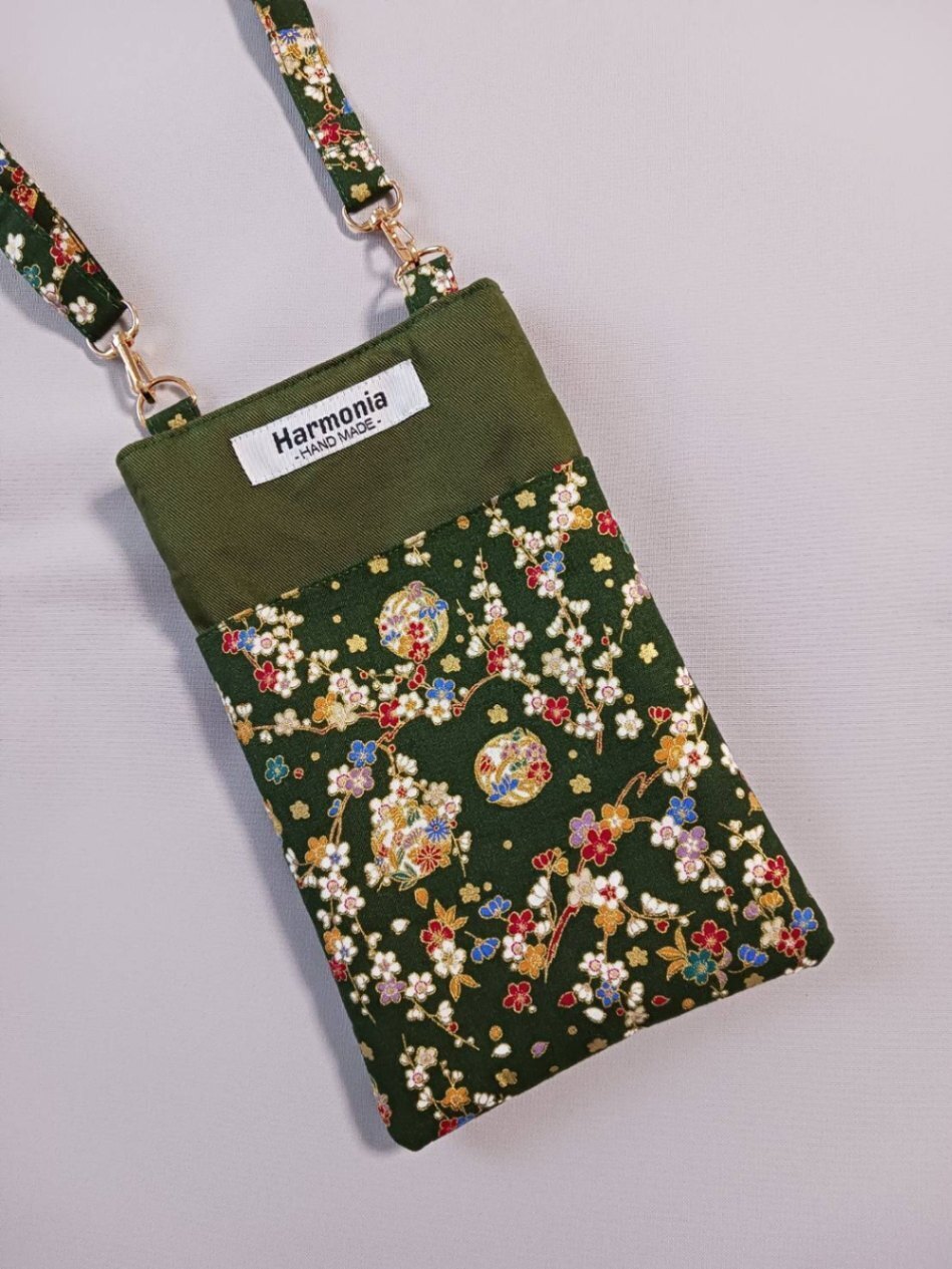 スマホショルダーにもなる名札ケース／オフ会やオフィスで超便利！／和柄「小桜と鞠　緑」