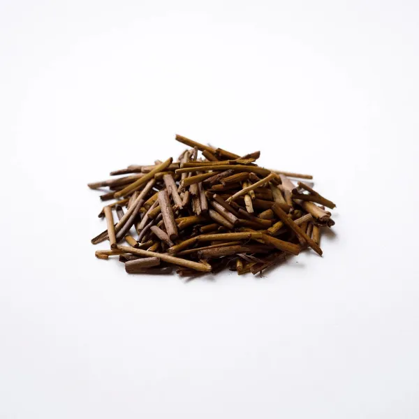 澄んだ香りに包まれる「手摘み碾茶茎ほうじ茶」/大袋タイプ