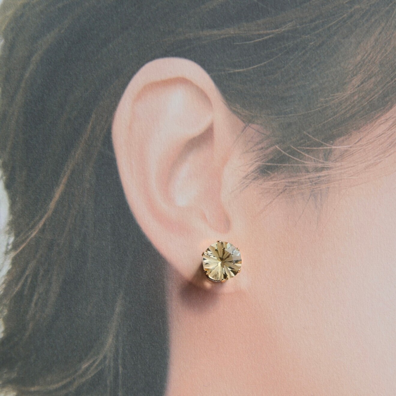 ピアスみたいなイヤリング　彫刻入りシトリン 一粒マグネットイピアス