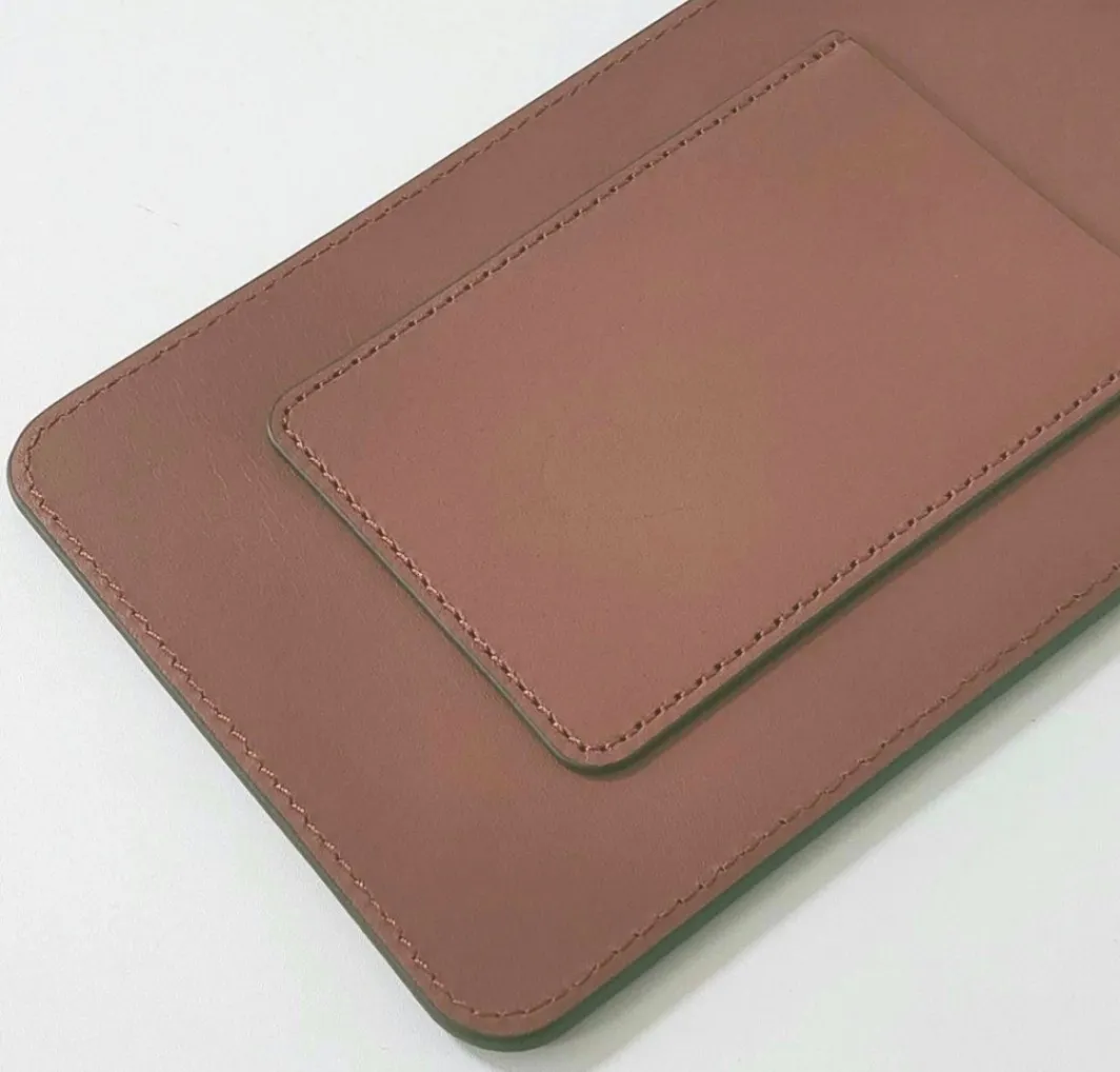 マーガレットハウエルアイデア スマホショルダー 牛革 レッド 本革　新品