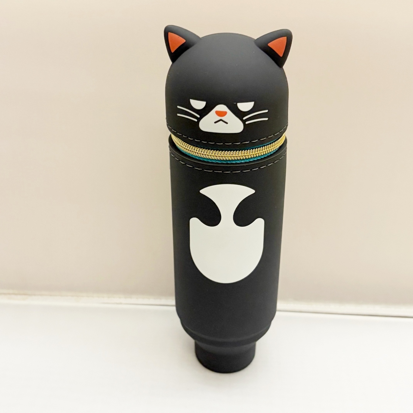 リヒトラブ　喫茶プニラボ　スタンドペンケースmini〈ブチ〉