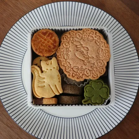 【母の日ギフトにおすすめ🌷】季節のクッキー缶🍓【母の日ギフト】