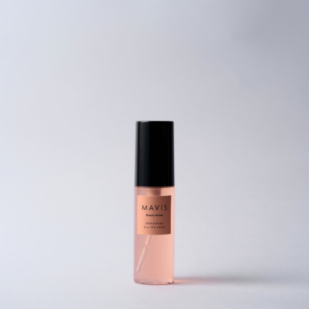 プルプル肌へ導く美容液
乾燥による小じわを目立たなく
ハリや弾力を与える重要な成分高配合の美容液