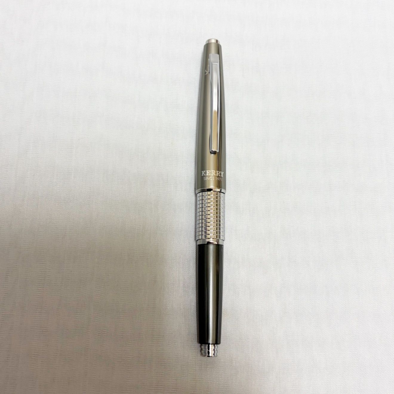 ぺんてる　万年CILケリー〈スモーキーグレイ〉