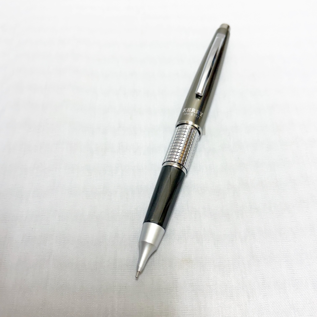 ぺんてる　万年CILケリー〈スモーキーグレイ〉