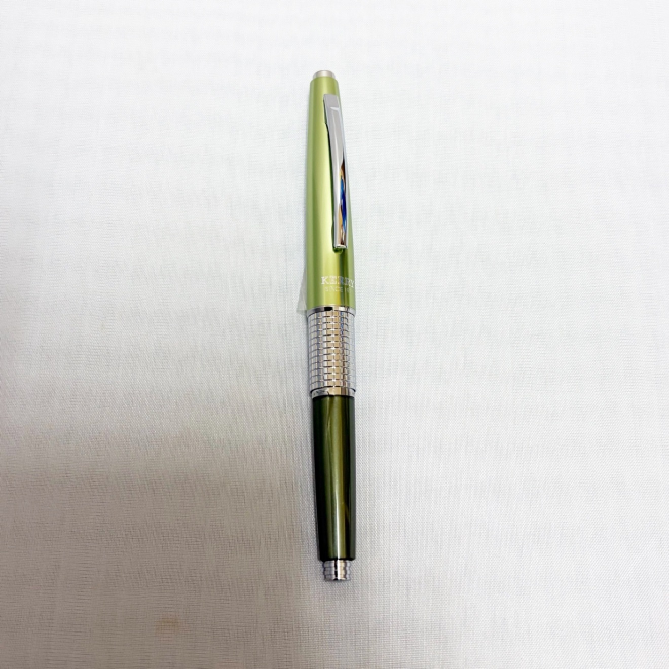 ぺんてる　万年CILケリー〈オリーブグリーン〉