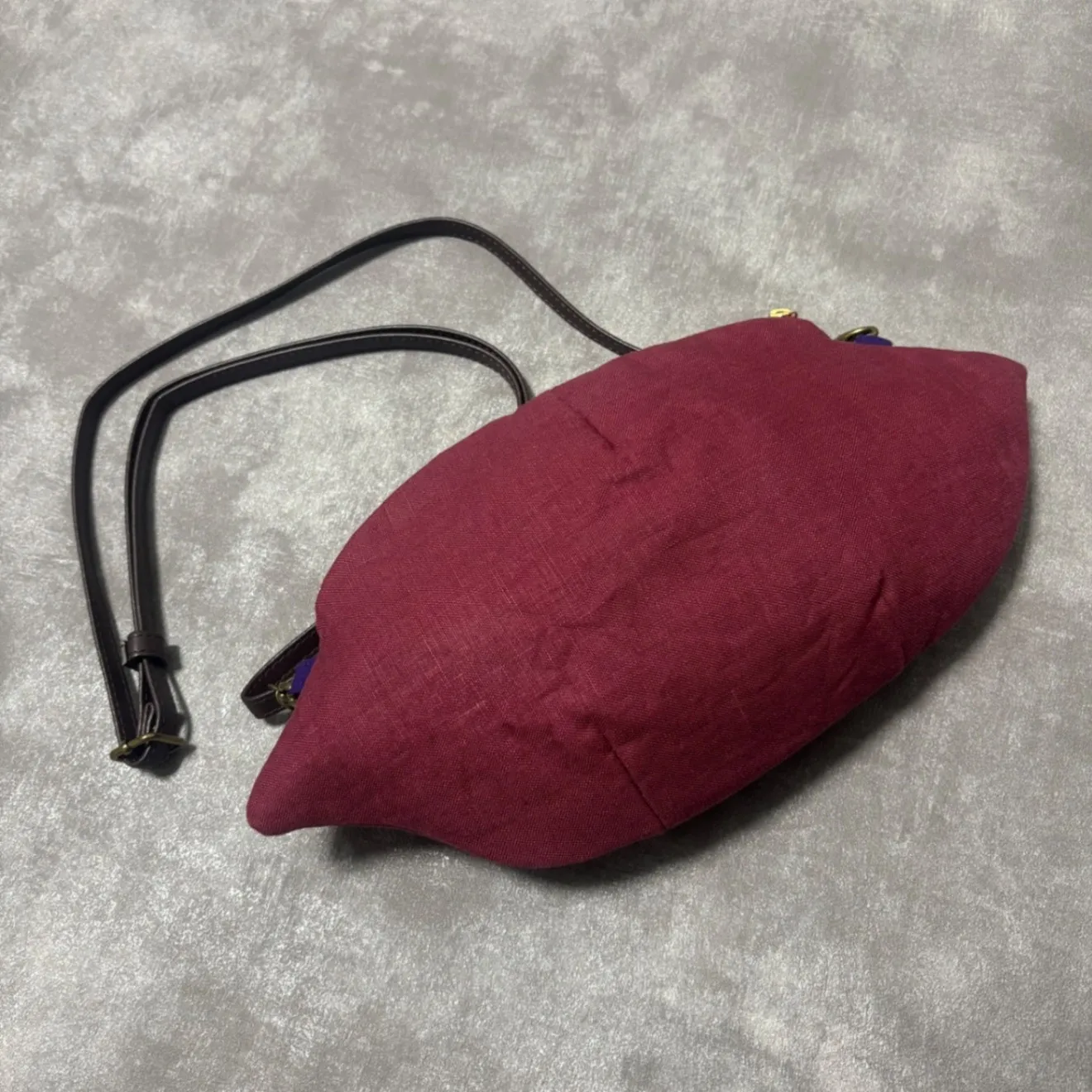 【ハンドメイド】紅芋　さつまいもの形をしたポシェット🍠 小さな貴重品が入る外ポケット付き