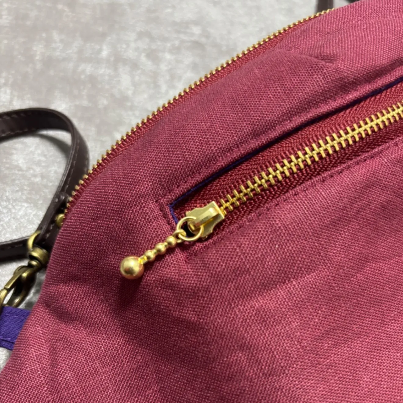【ハンドメイド】紅芋　さつまいもの形をしたポシェット🍠 小さな貴重品が入る外ポケット付き