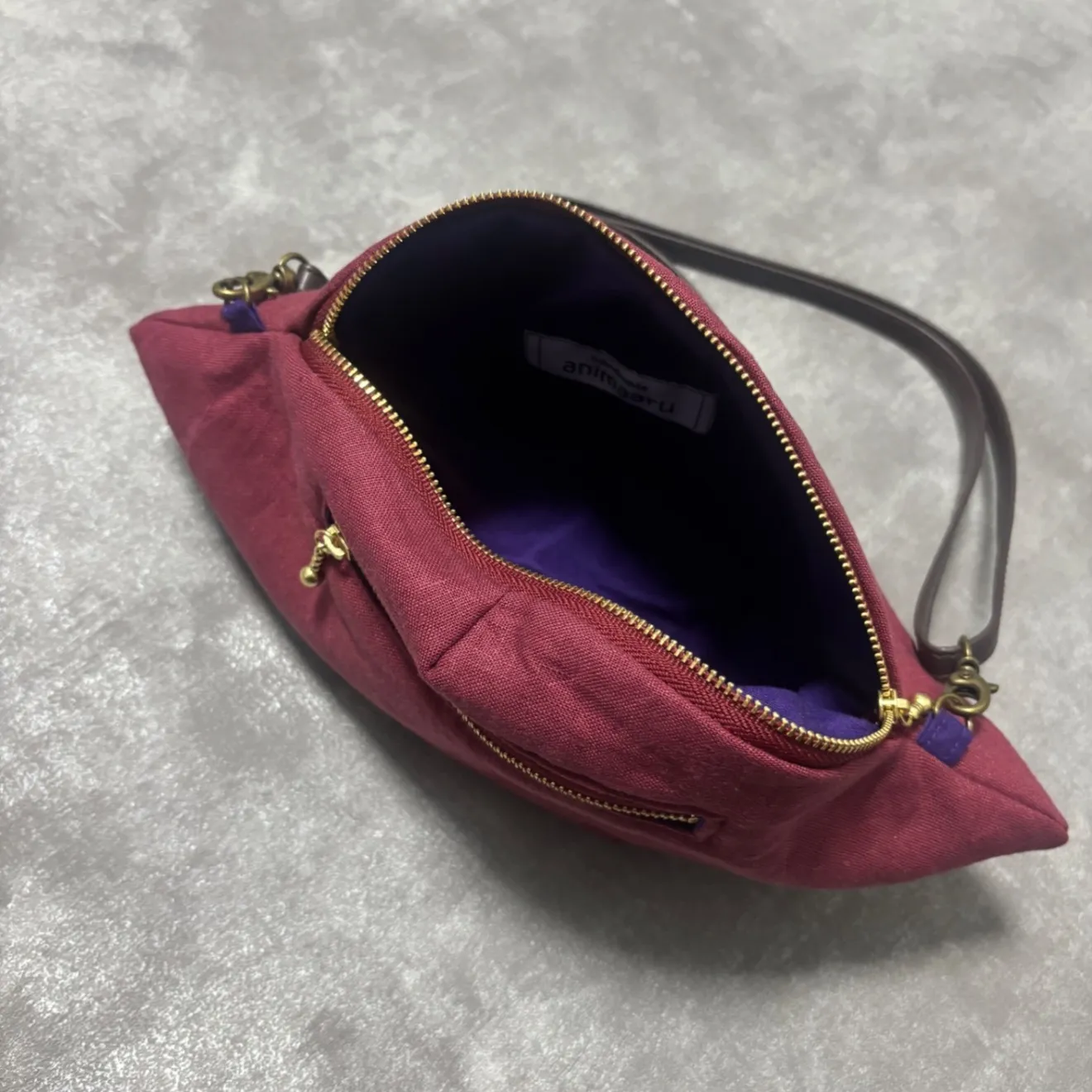 【ハンドメイド】紅芋　さつまいもの形をしたポシェット🍠 小さな貴重品が入る外ポケット付き