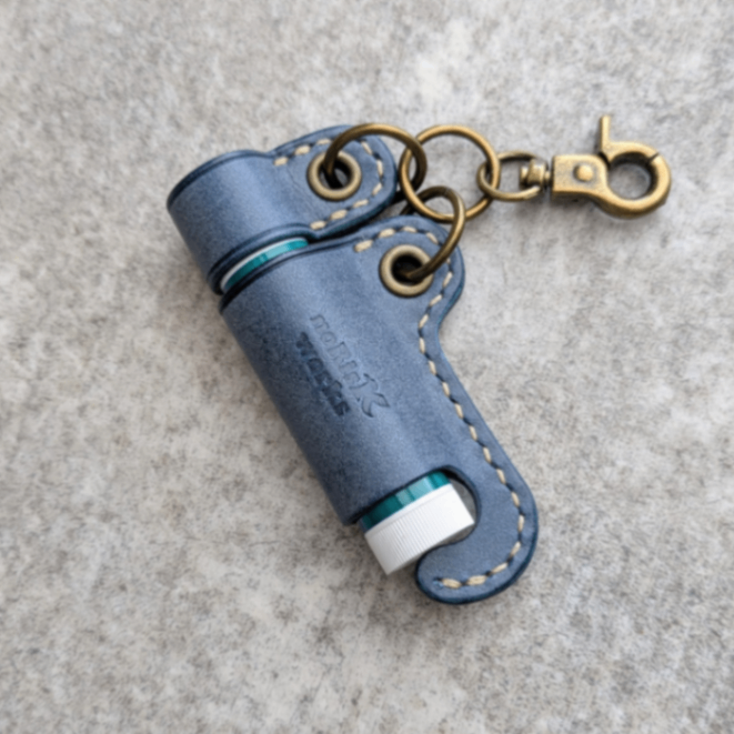 リップクリームケース キャップホルダー 付 | 国産 本革 ロロマレザー