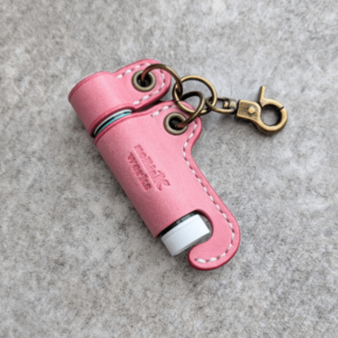 リップクリームケース キャップホルダー 付 | 国産 本革 ロロマレザー