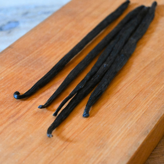 天然バニラビーンズ　100g
ブルボン種　14cm以上