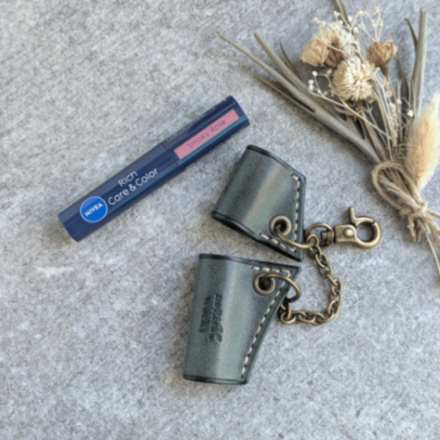 ニベア リッチケア & カラー 専用ケース キャップホルダー 付 | 国産 本革 ロロマレザー