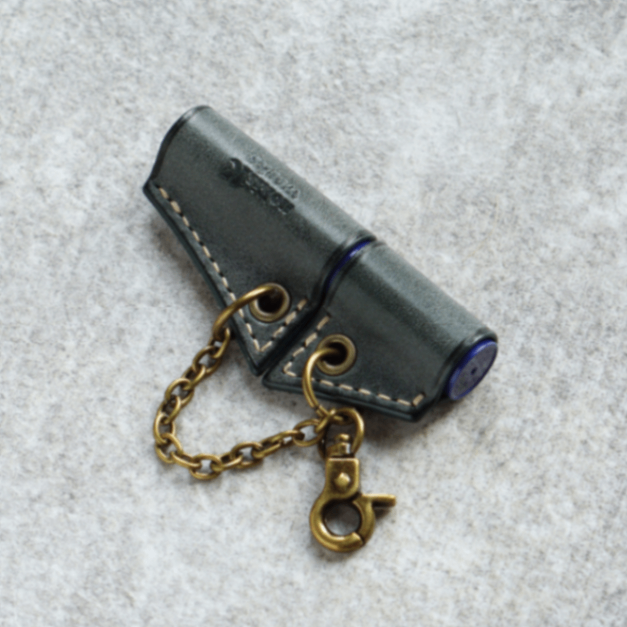 ニベア リッチケア & カラー 専用ケース キャップホルダー 付 | 国産 本革 ロロマレザー