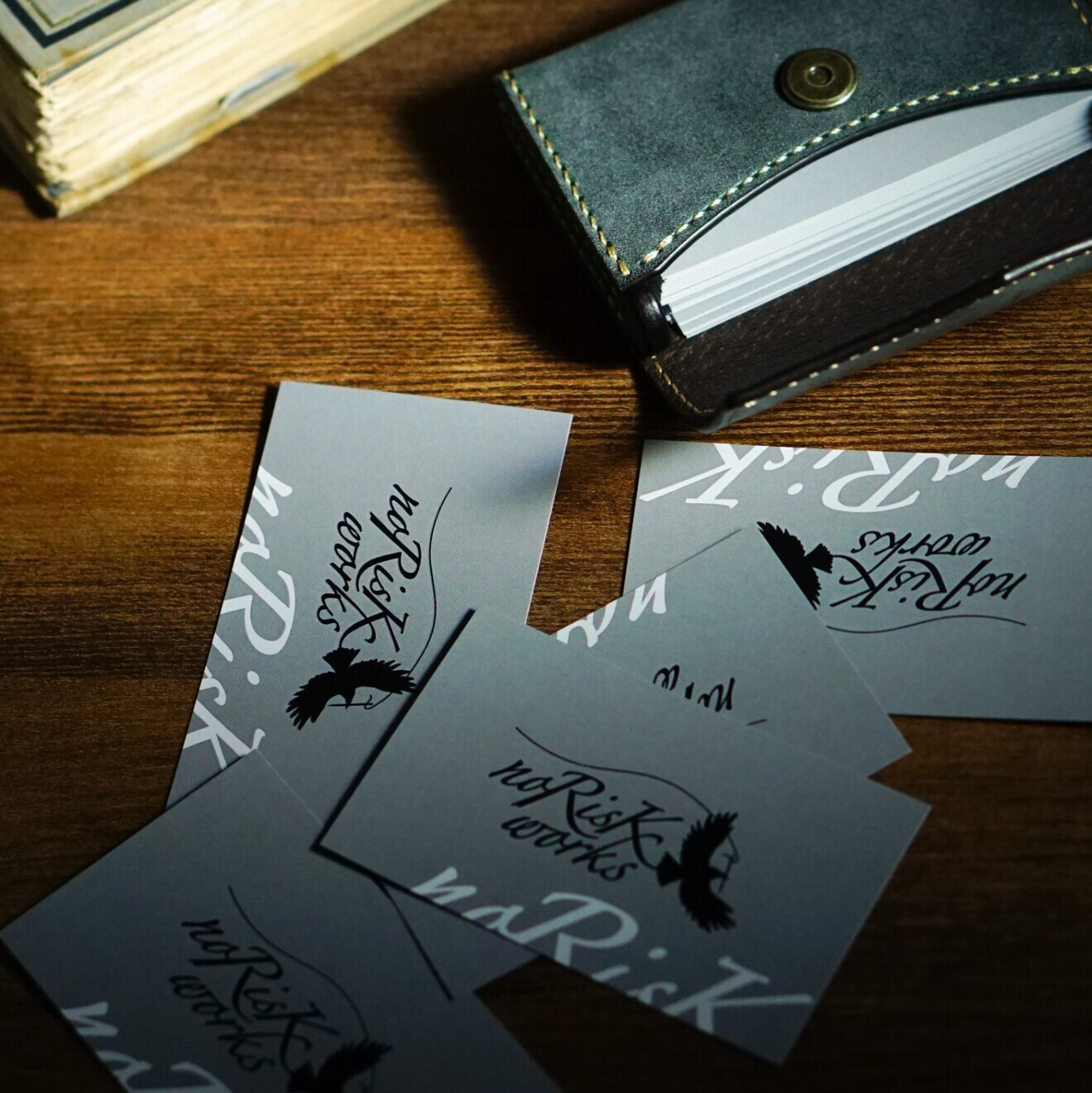 【本革】名刺入れ「縁箱（えにしばこ）」 国産ロロマレザー／大容量グリーン