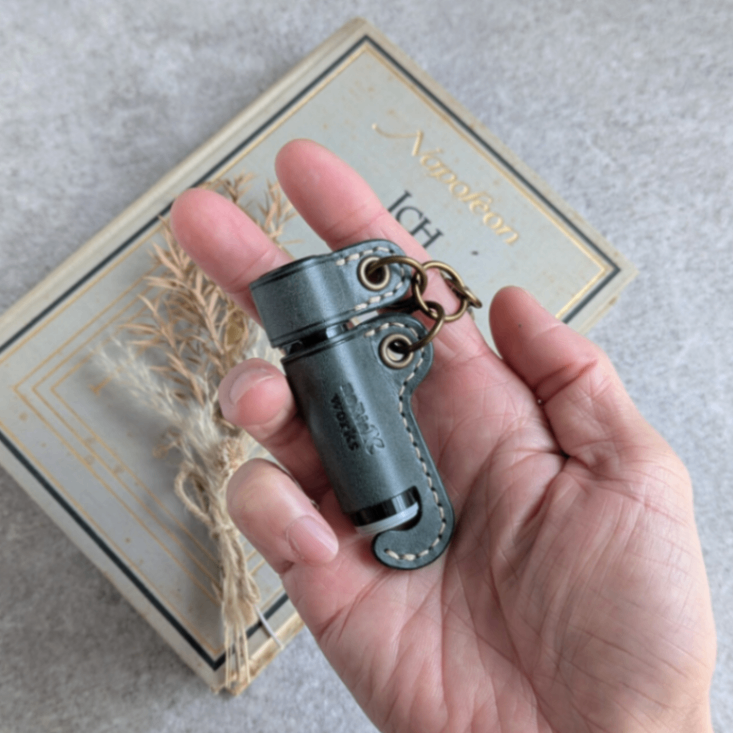 シャチハタ ネーム9 専用ケース キャップホルダー 付 | 国産 本革 ロロマレザー