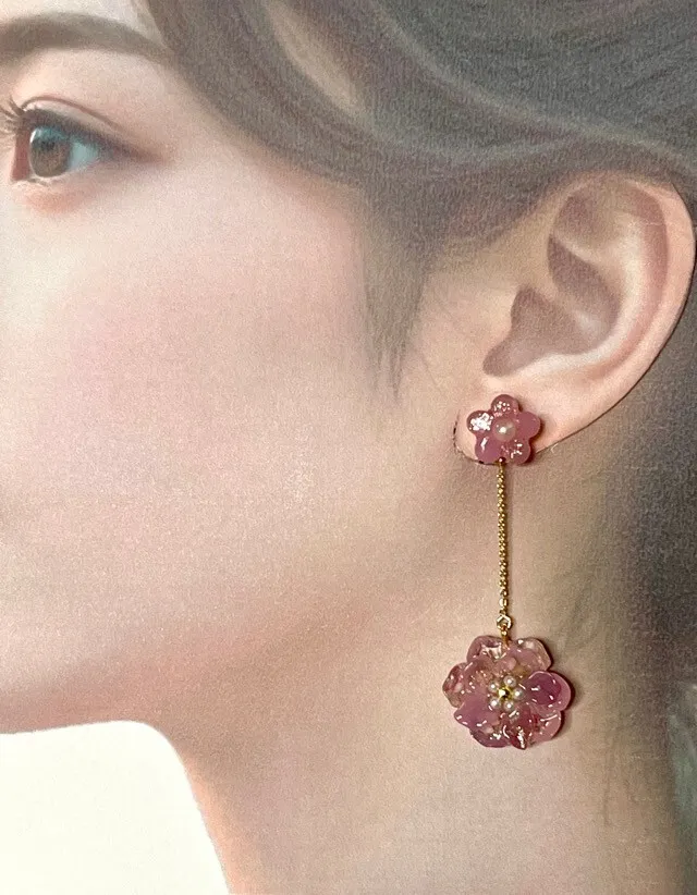 お花ゆらゆら🌸大きめチャームのピンピアス【リベポ払い歓迎🎉】