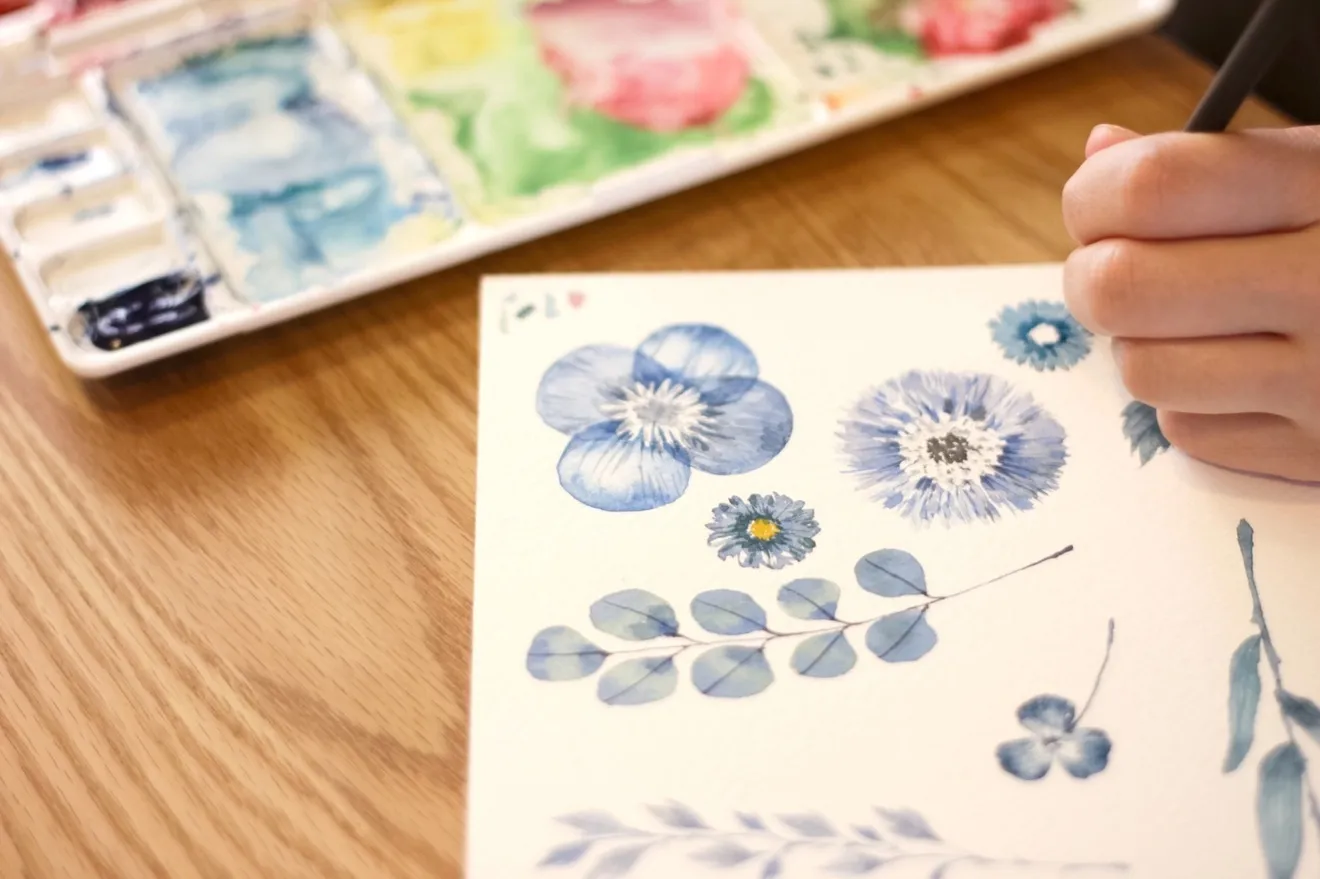 手描き水彩画 ˖⁺ 見るたび癒される ˖⁺ リボン柄の手帳型スマホケース iPhone対応
