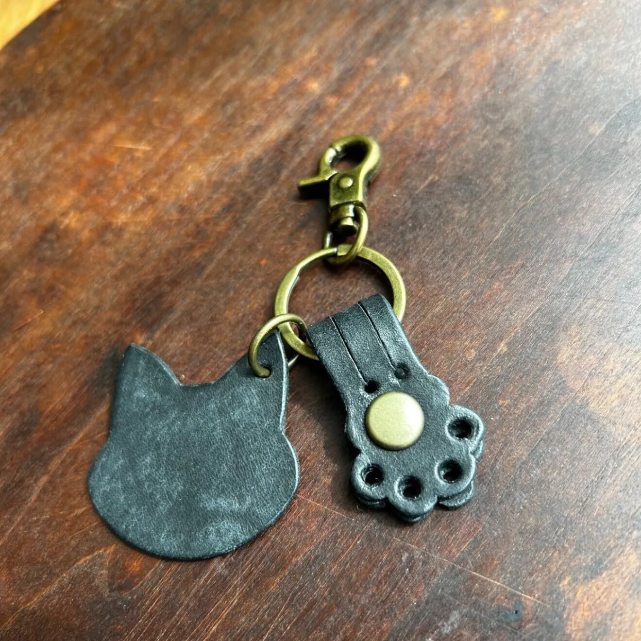 【ハロウィン】 🐈なくさないにゃんこコードクリップ ＆ キーホルダー セット🐾【本革・送料込み】

