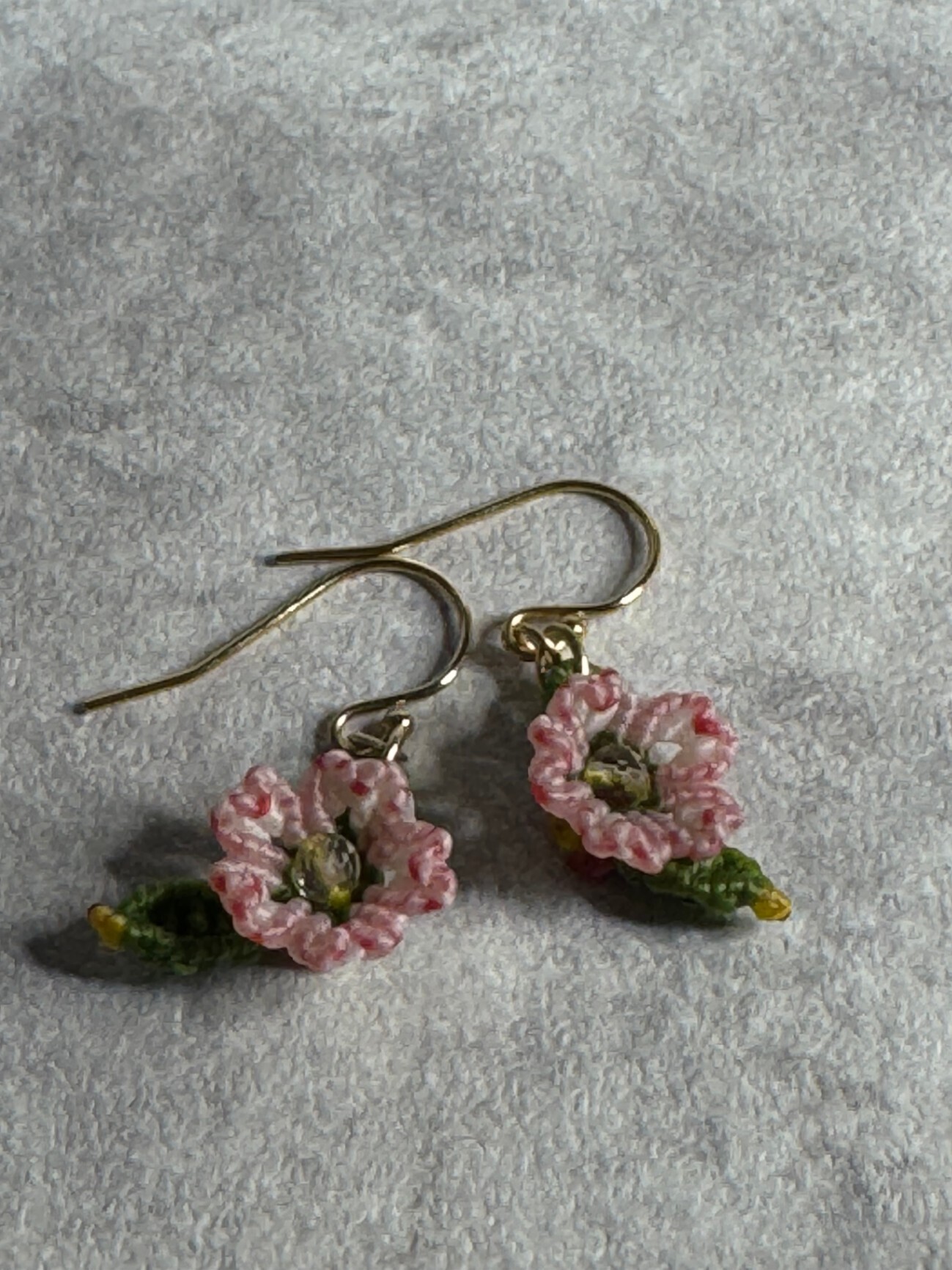 小さなお花の耳飾り〜天然シトリン〜