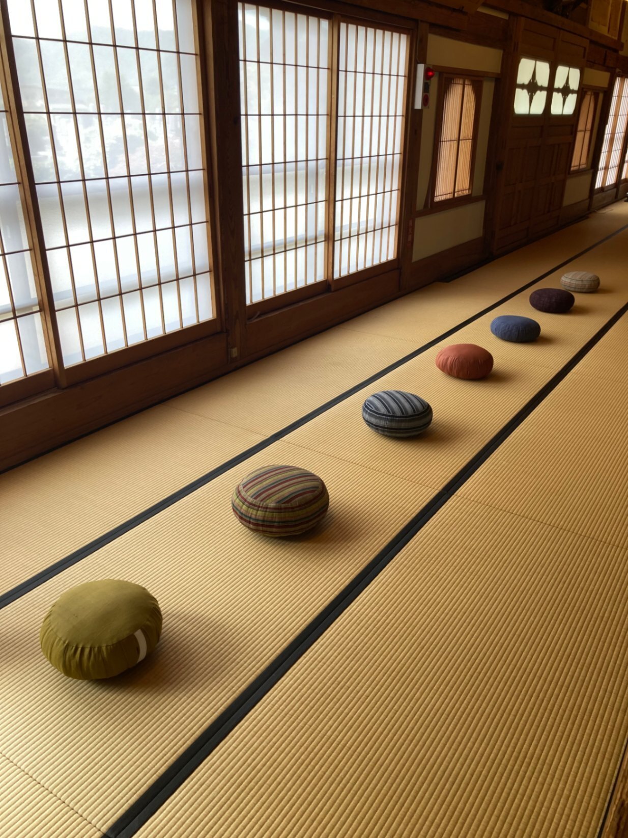 坐禅用　座布　ヨガ　骨盤矯正　瞑想　マインドフルネス　新潟　亀田縞