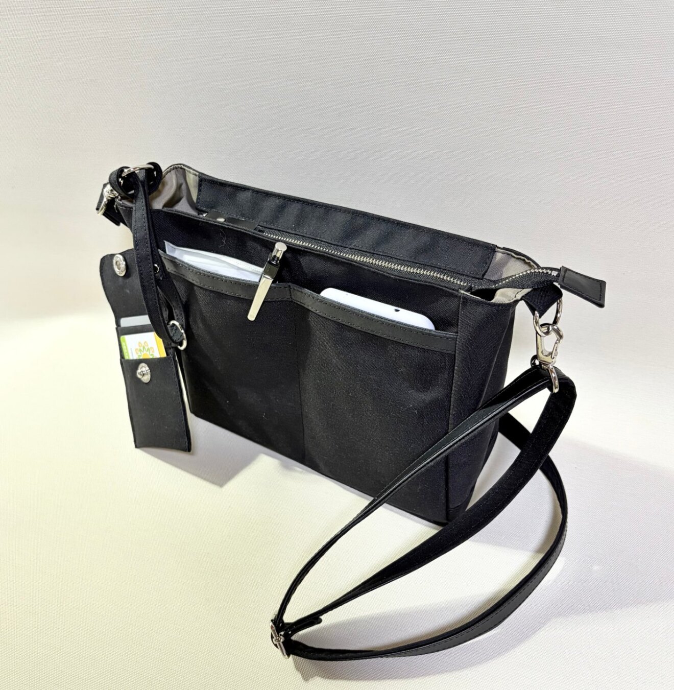 【丈夫×軽い】CORDURA®ショルダーバッグ　取り外しカードケース付き【行楽アイテム】
