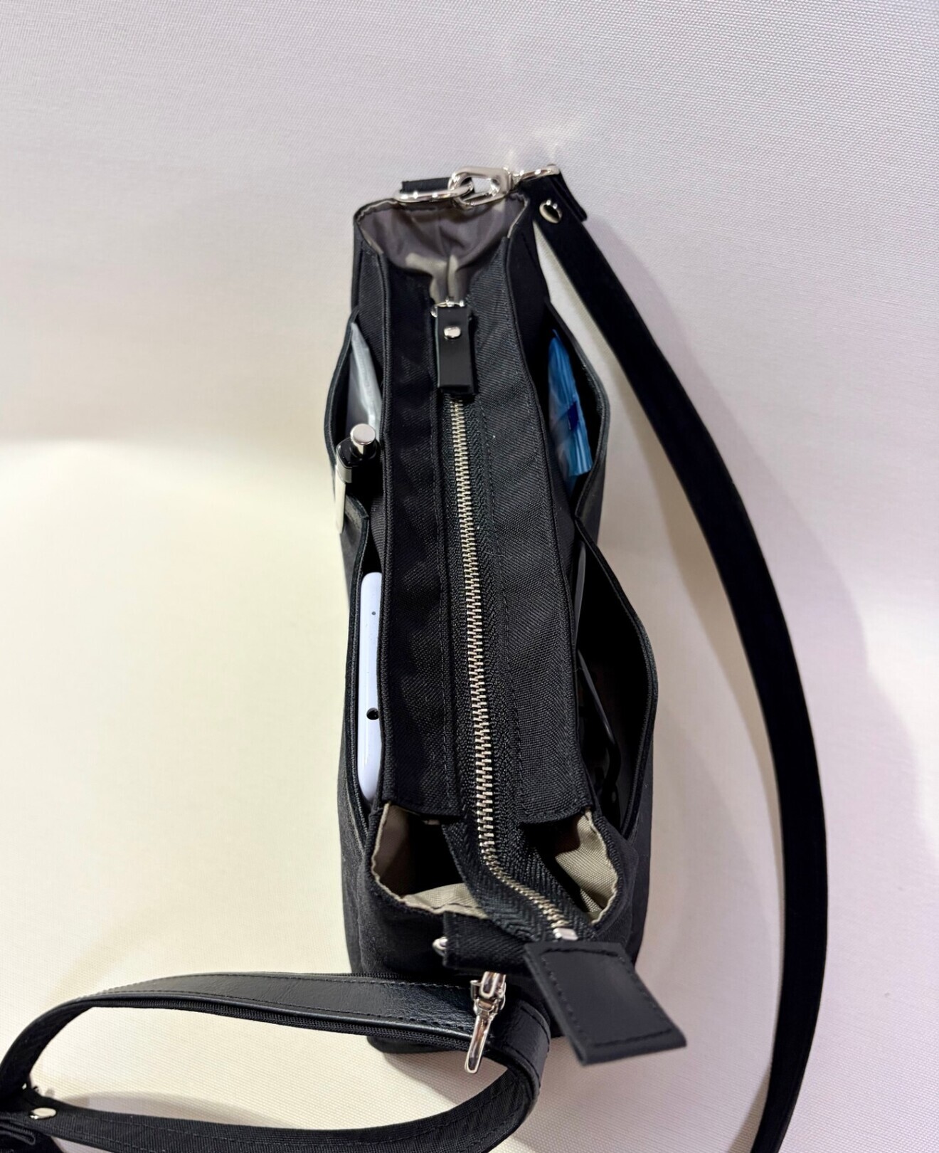 【丈夫×軽い】CORDURA®ショルダーバッグ　取り外しカードケース付き【行楽アイテム】
